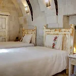 Ask-i Nare Cave - Swimming Pool & Hotel Nevşehir