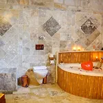 Ask-i Nare Cave - Swimming Pool & Hotel