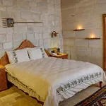Ask-i Nare Cave - Swimming Pool & 5* נבשהיר