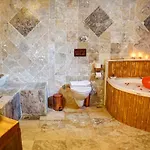 Ask-i Nare Cave - Swimming Pool & Hotel Nevşehir