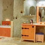 Ask-i Nare Cave - Swimming Pool &