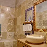 Ask-i Nare Cave - Swimming Pool & Hotel