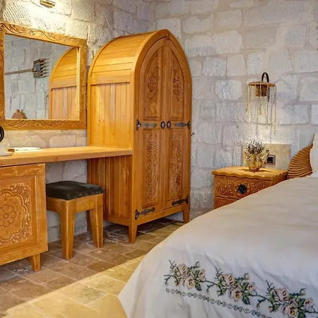 Ask-i Nare Cave - Swimming Pool & Hotel Nevşehir