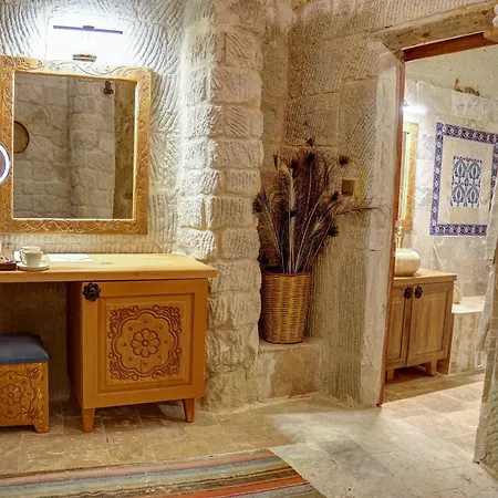 Ask-i Nare Cave - Swimming Pool & Hotel Nevşehir