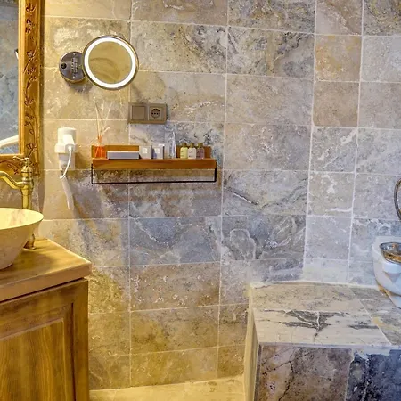 Ask-i Nare Cave - Swimming Pool &