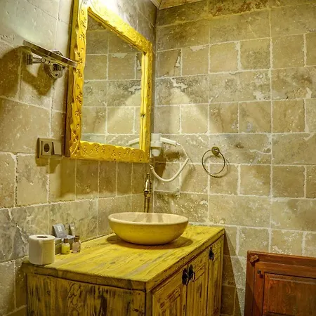 Ask-i Nare Cave - Swimming Pool &