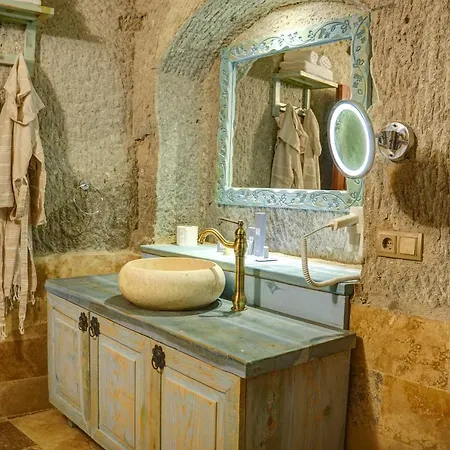 מלון Ask-i Nare Cave - Swimming Pool & 5*