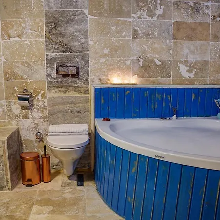 Ask-i Nare Cave - Swimming Pool &