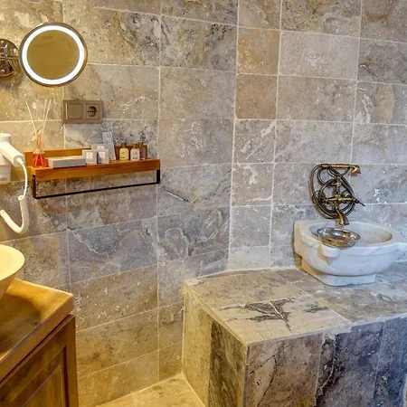 Ask-i Nare Cave - Swimming Pool & מלון 5*