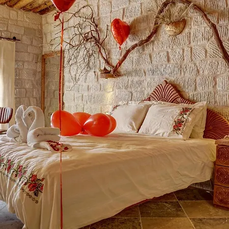 Hotel Ask-i Nare Cave - Swimming Pool & 5*