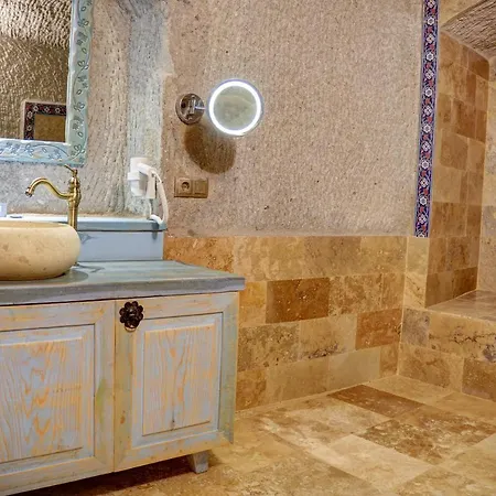 Ask-i Nare Cave - Swimming Pool & מלון 5*