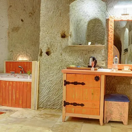 Ask-i Nare Cave - Swimming Pool &