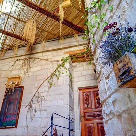 Ask-i Nare Cave - Swimming Pool & מלון 5*