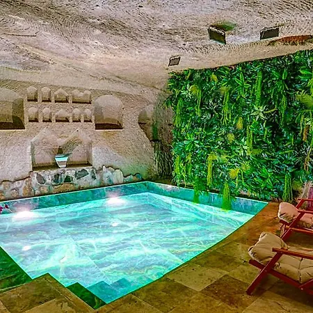 Ask-i Nare Cave - Swimming Pool & ホテル 5*
