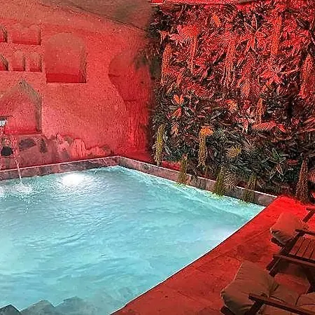 Ask-i Nare Cave - Swimming Pool & 5* ネヴシェヒル