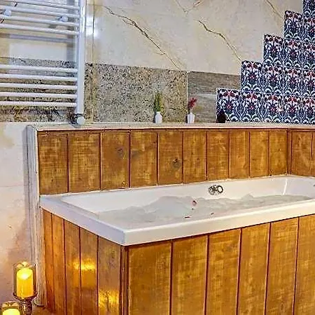 Ask-i Nare Cave - Swimming Pool &