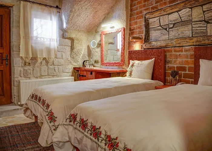 Ask-i Nare Cave - Swimming Pool &