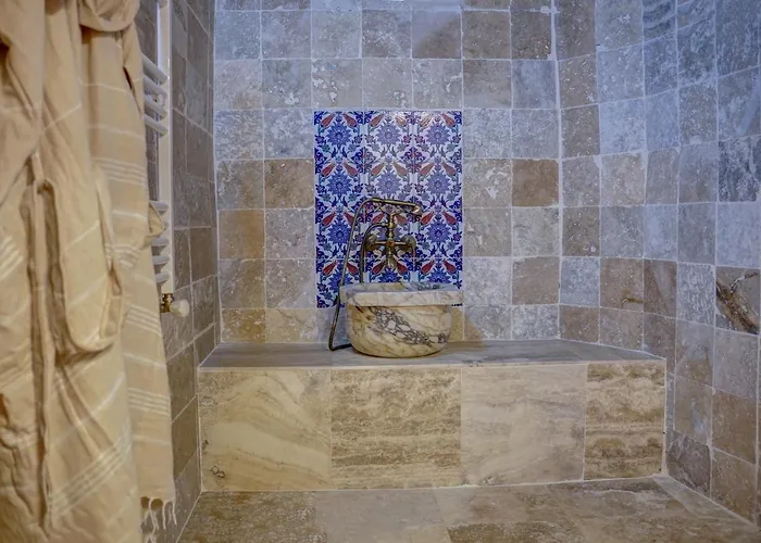 Ask-i Nare Cave - Swimming Pool &