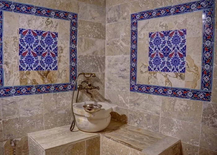 Ask-i Nare Cave - Swimming Pool & Hotel Nevşehir