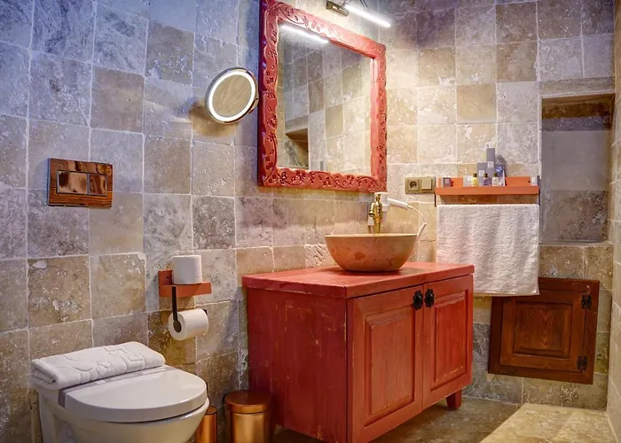 Ask-i Nare Cave - Swimming Pool &