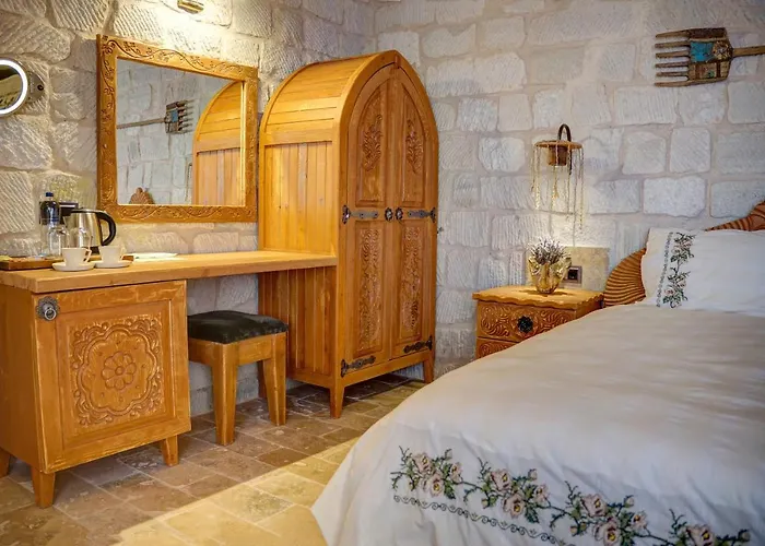 Ask-i Nare Cave - Swimming Pool & Hotel Nevşehir