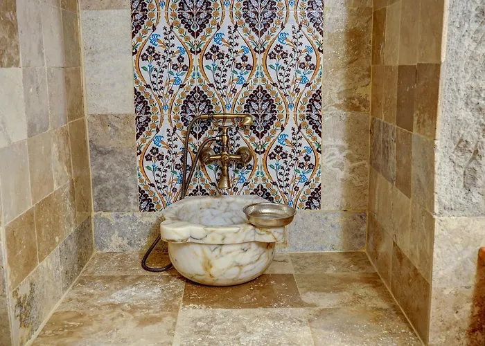 Hotel Ask-i Nare Cave - Swimming Pool & 5*