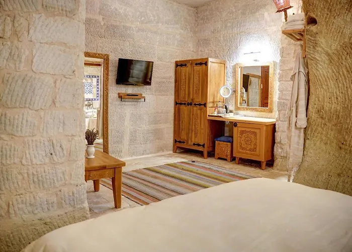 Ask-i Nare Cave - Swimming Pool & Hotel Nevşehir