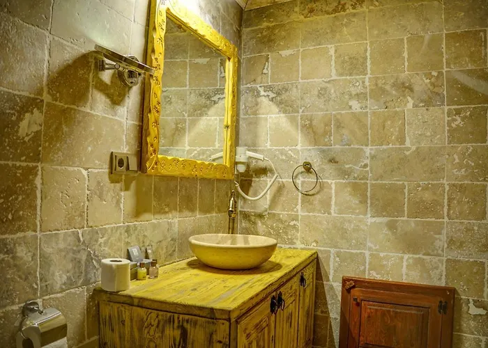 Ask-i Nare Cave - Swimming Pool &