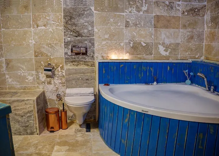 Ask-i Nare Cave - Swimming Pool &