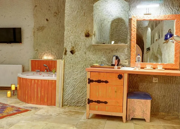 Ask-i Nare Cave - Swimming Pool &