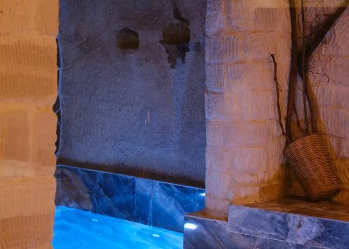 Ask-i Nare Cave - Swimming Pool & Hotel 5*